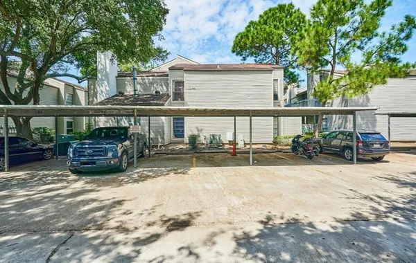 $1,350 | 9707 Richmond Avenue, Unit 104, Houston, TX 77063