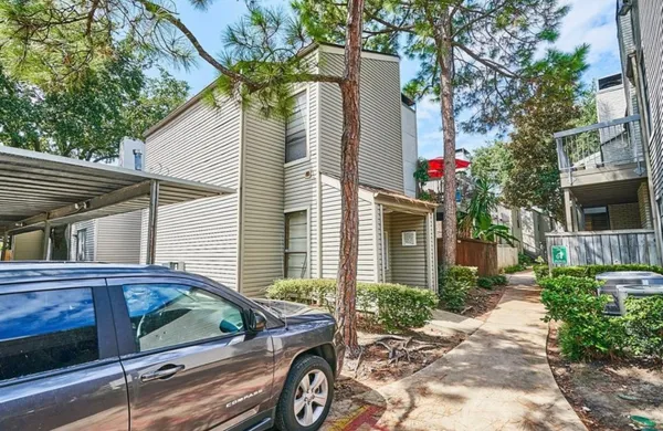 $1,350 | 9707 Richmond Avenue, Unit 104, Houston, TX 77063