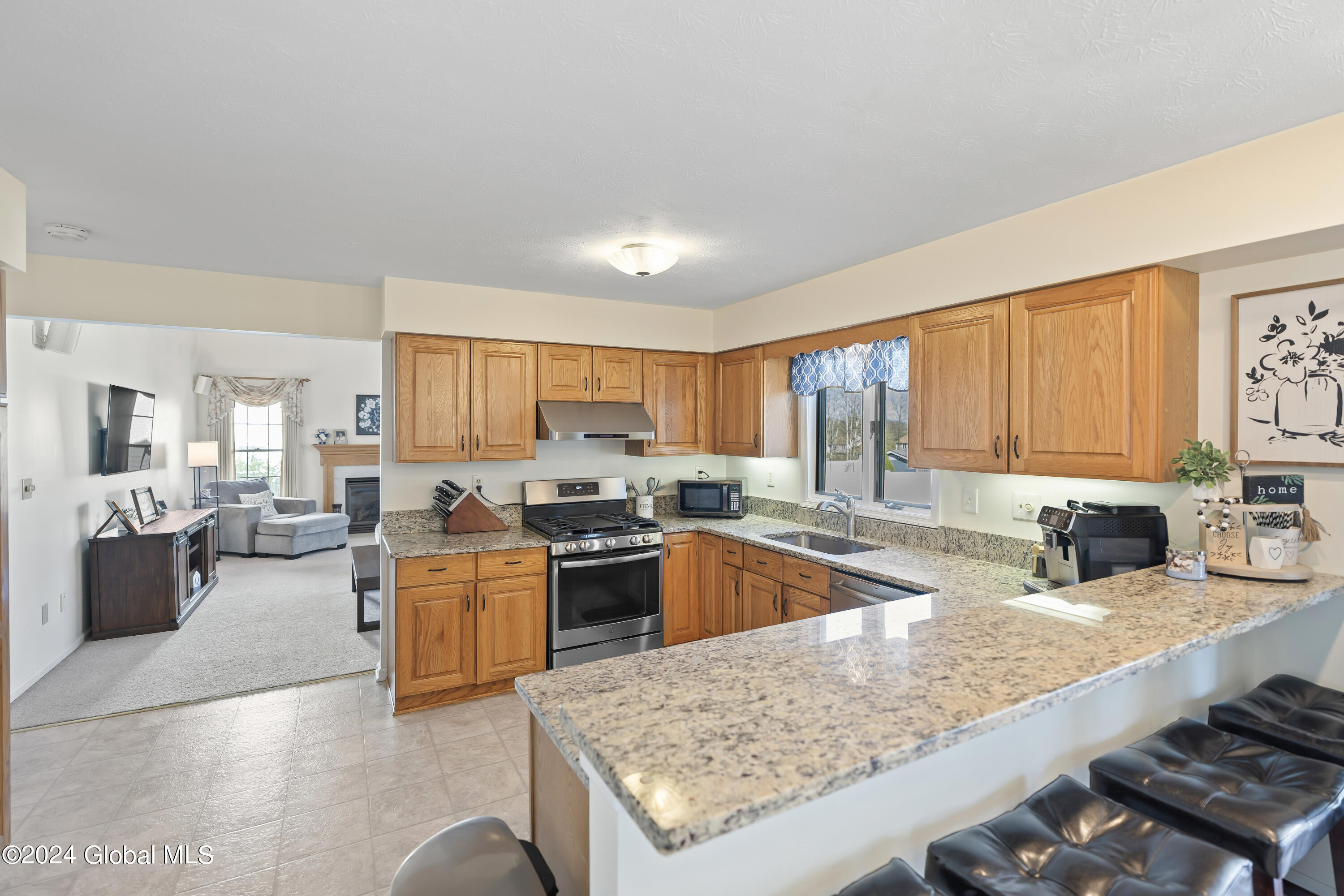 10 Squire Road Colonie, NY 12304 - Photo 12 of 57 DSC08161
