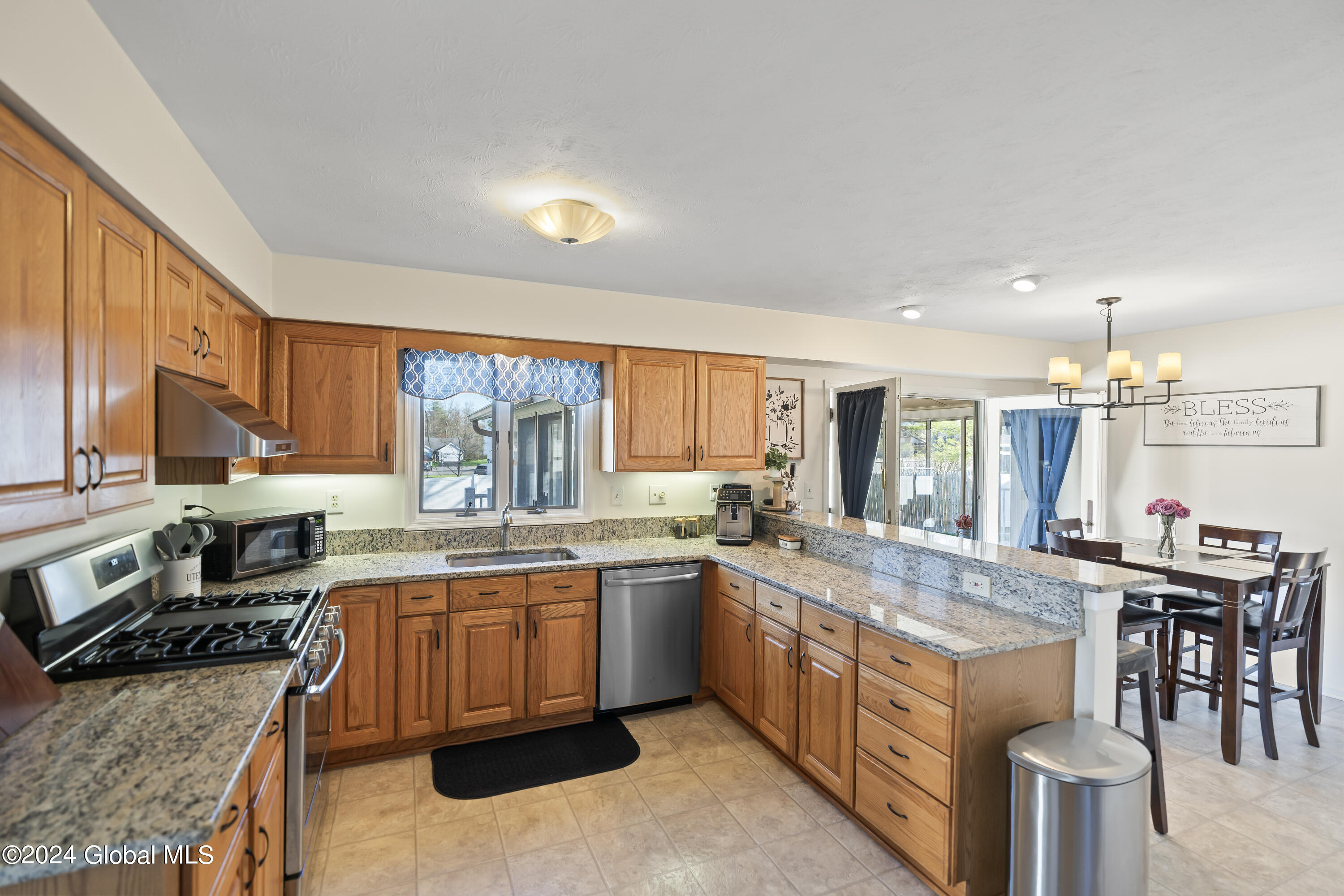 10 Squire Road Colonie, NY 12304 - Photo 13 of 57 DSC08164
