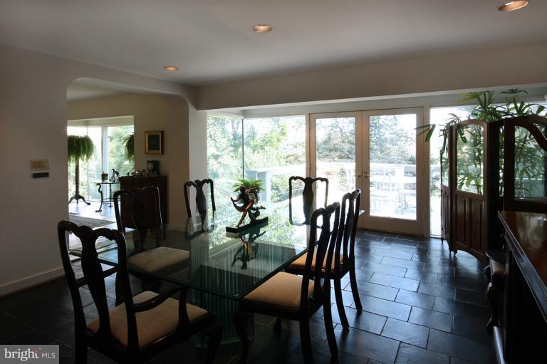 407 Chain Bridge Road McLean, VA 22101 - Photo 11 of 26 Dining Room