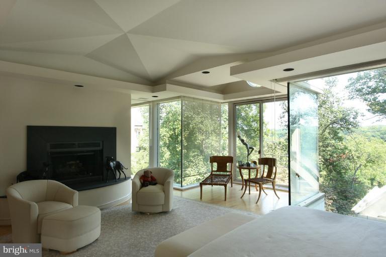 407 Chain Bridge Road McLean, VA 22101 - Photo 18 of 26 Bedroom (Master)
