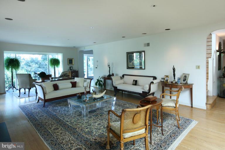 407 Chain Bridge Road McLean, VA 22101 - Photo 10 of 26 Living Room (Alternate View)
