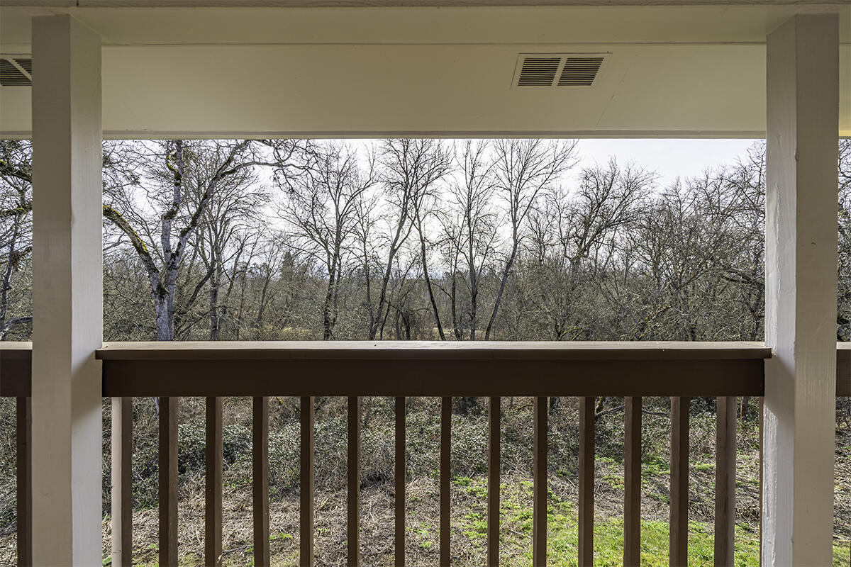 1345 Nick Young Road Eagle Point, OR 97524 - Photo 32 of 38 DSC00577