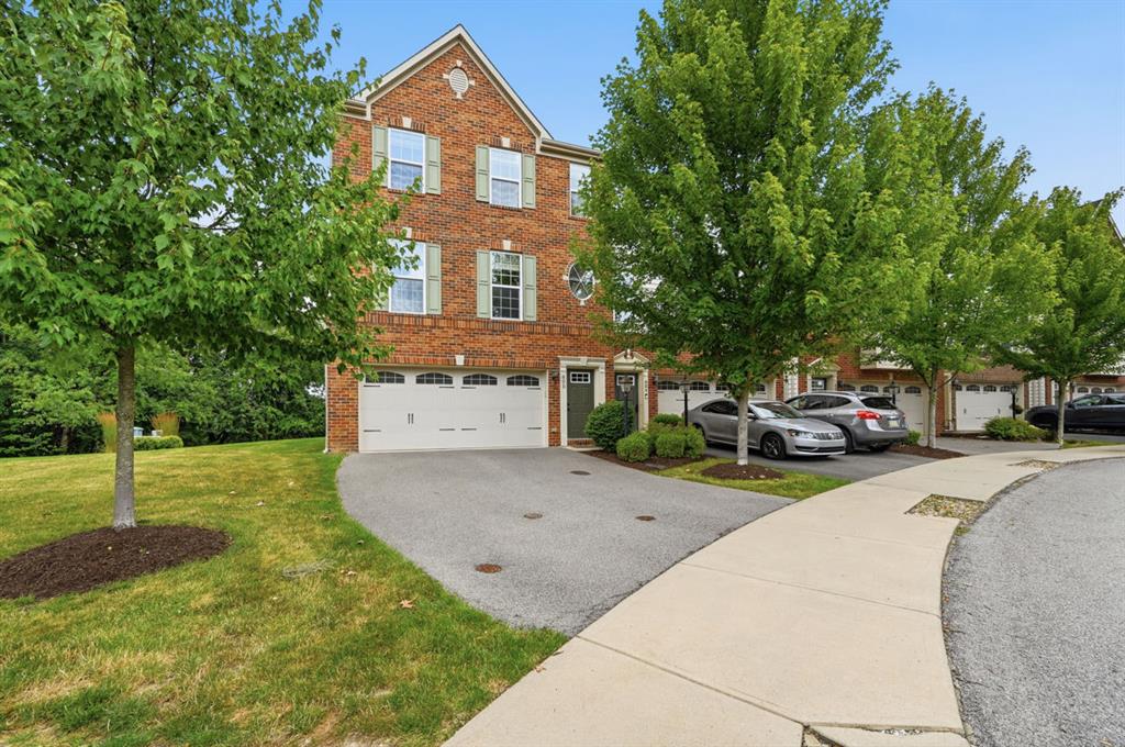 805 Pointe View Drive Mars, PA 16046 - Photo 2 of 50
