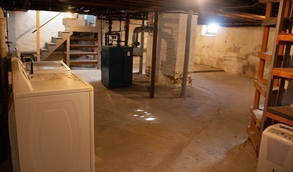 175 June Street Worcester, MA 01602 - Photo 27 of 30 a utility room with dryer and washer