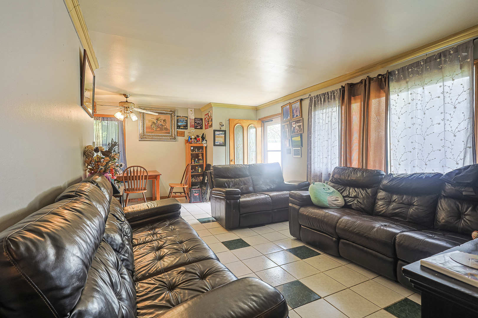 211 Tee Road Carpentersville, IL 60110 - Photo 8 of 14 Gallery Image 8