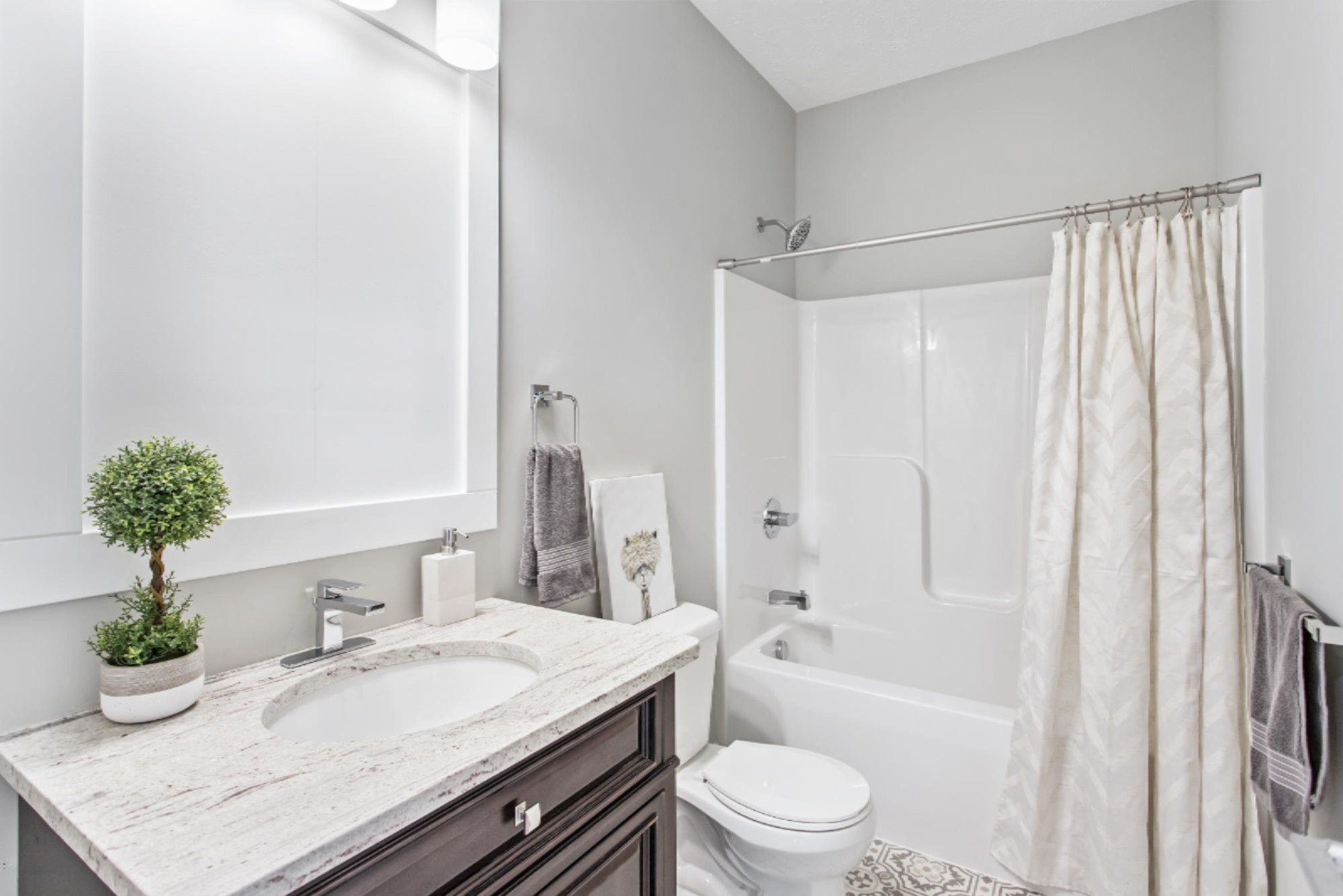 14714 Leonard Street Spring Lake, MI 49456 - Photo 24 of 35 Guest Bath