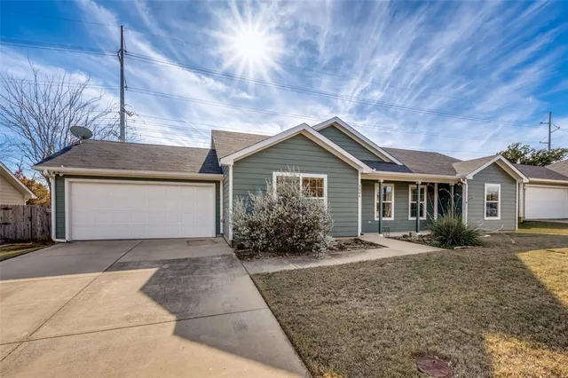 $2,025 | 2904 Dana Lane, Denton, TX 76209