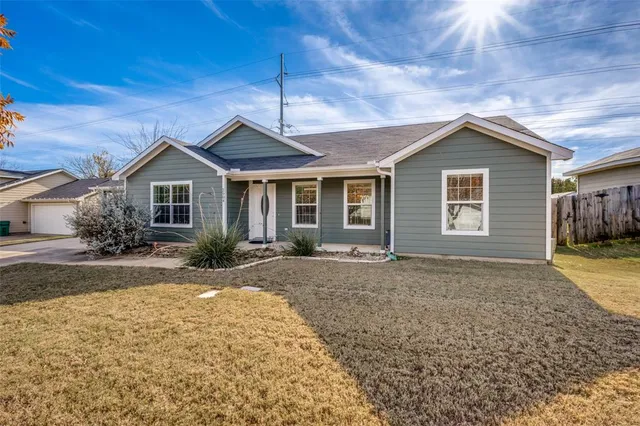 $2,025 | 2904 Dana Lane, Denton, TX 76209