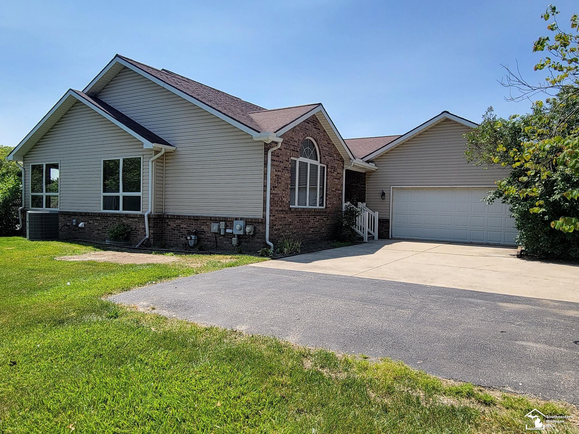 3127 South Custer Road Monroe, MI 48161 - Photo 2 of 45
