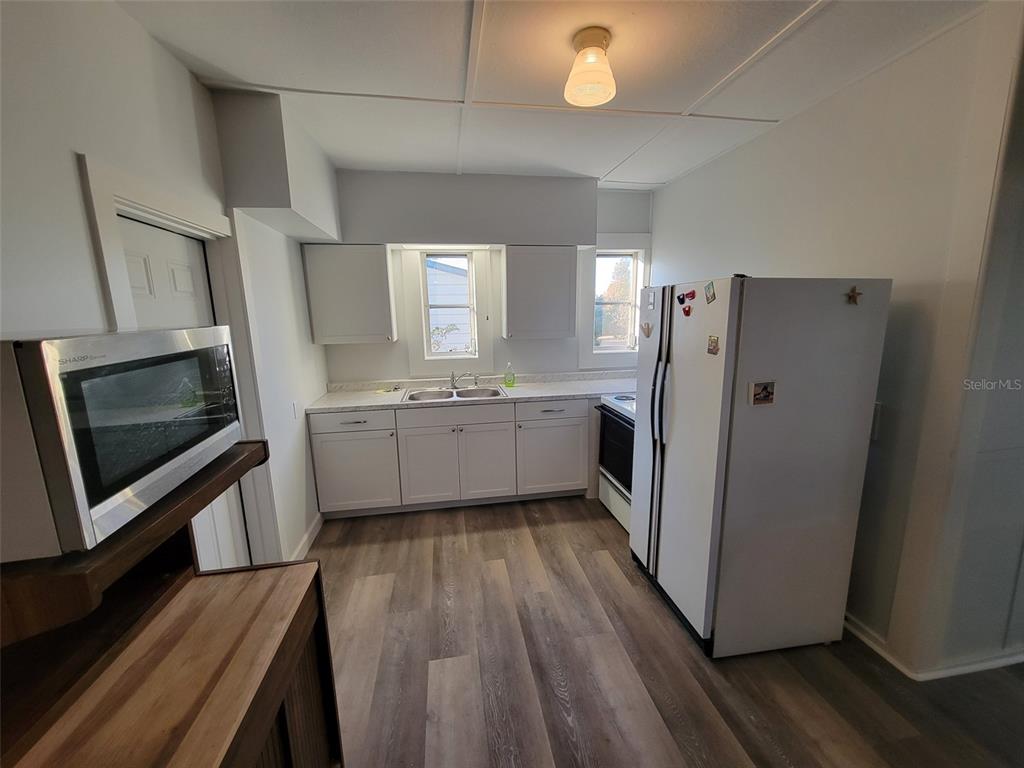 144 Mt Pleasant Road Nokomis, FL 34275 - Photo 11 of 25