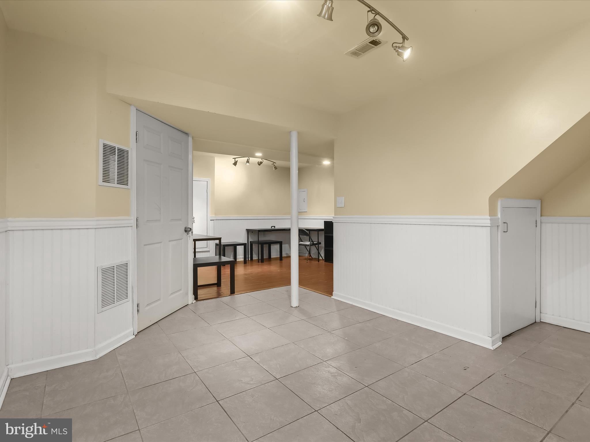 11724 Emack Road Beltsville, MD 20705 - Photo 21 of 41 Hobby area