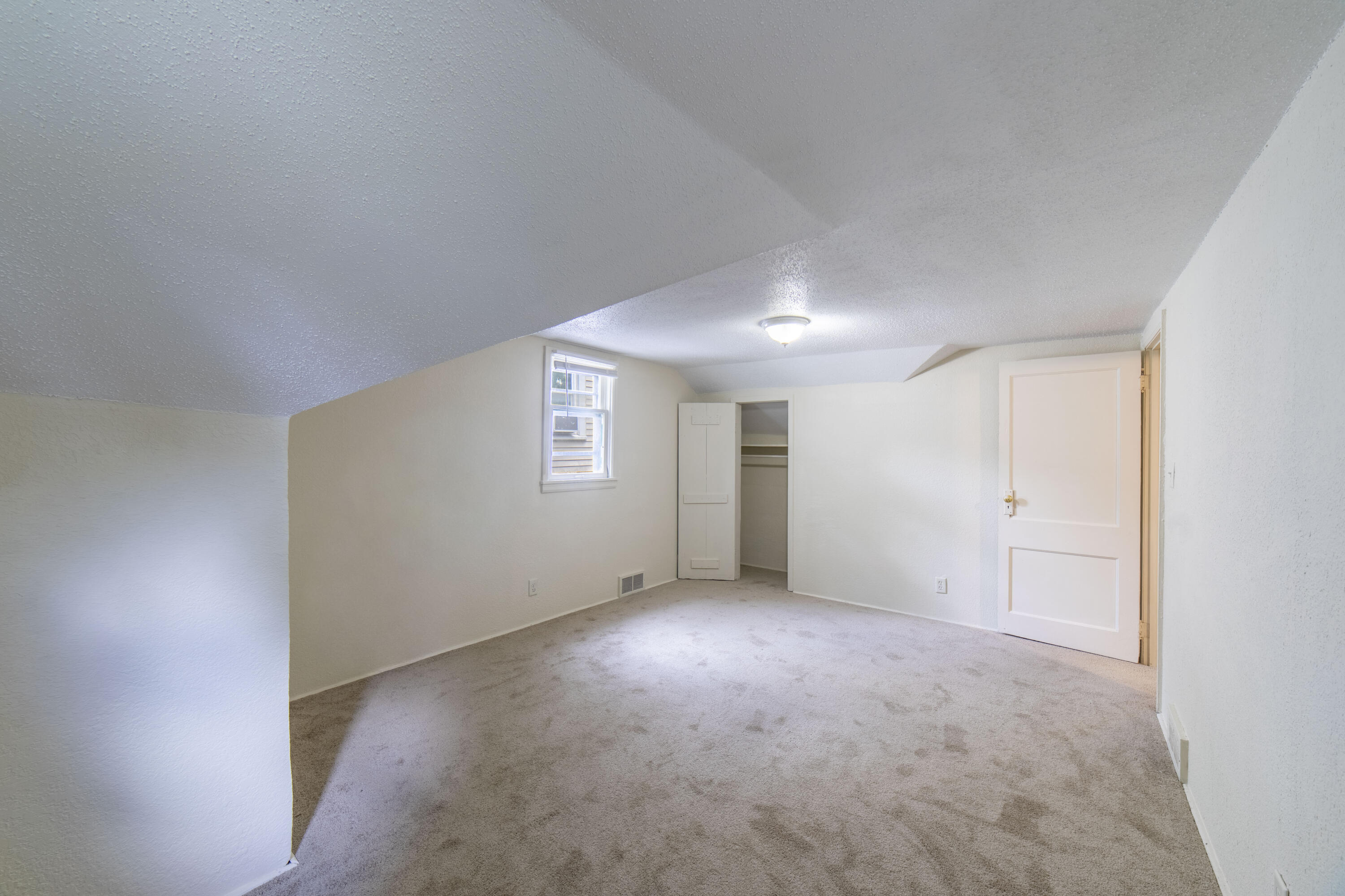 2222 North 51st Street Milwaukee, WI 53208 - Photo 15 of 26 2nd Bedroom