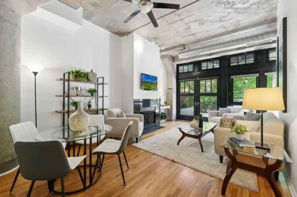 $369,000 | 1070 West 15th Street, Unit 148, Chicago, IL 60608