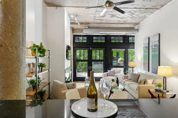 $369,000 | 1070 West 15th Street, Unit 148, Chicago, IL 60608