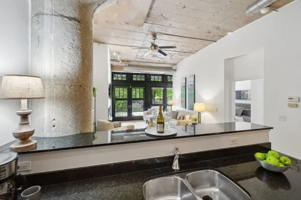 $369,000 | 1070 West 15th Street, Unit 148, Chicago, IL 60608