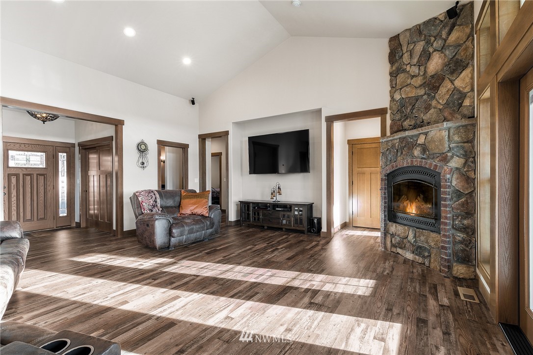 6406 Harts Lake Road South Roy, WA 98580 - Photo 7 of 40 Gallery Image 7