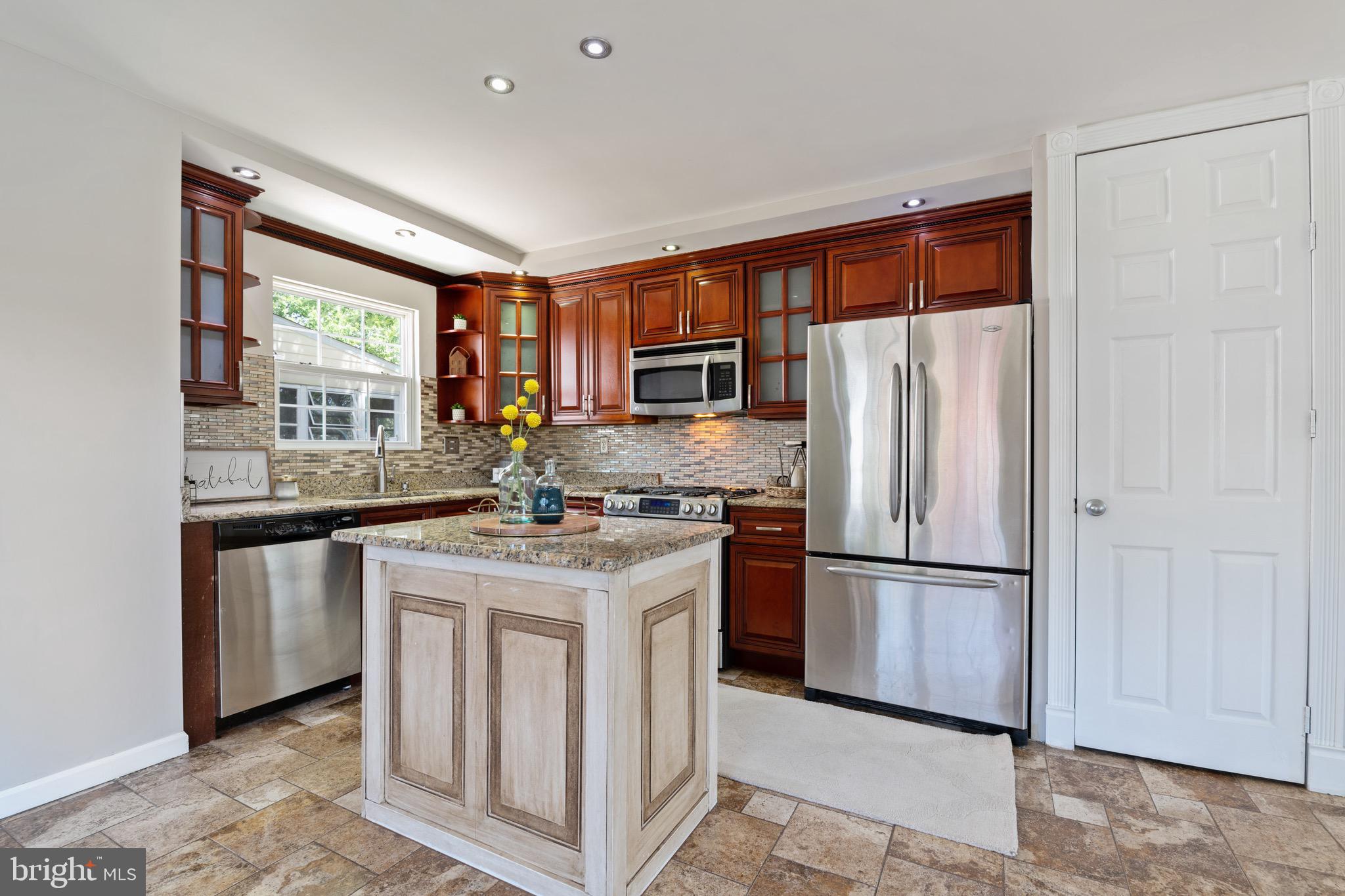 1220 Landover Road Baltimore, MD 21237 - Photo 11 of 38