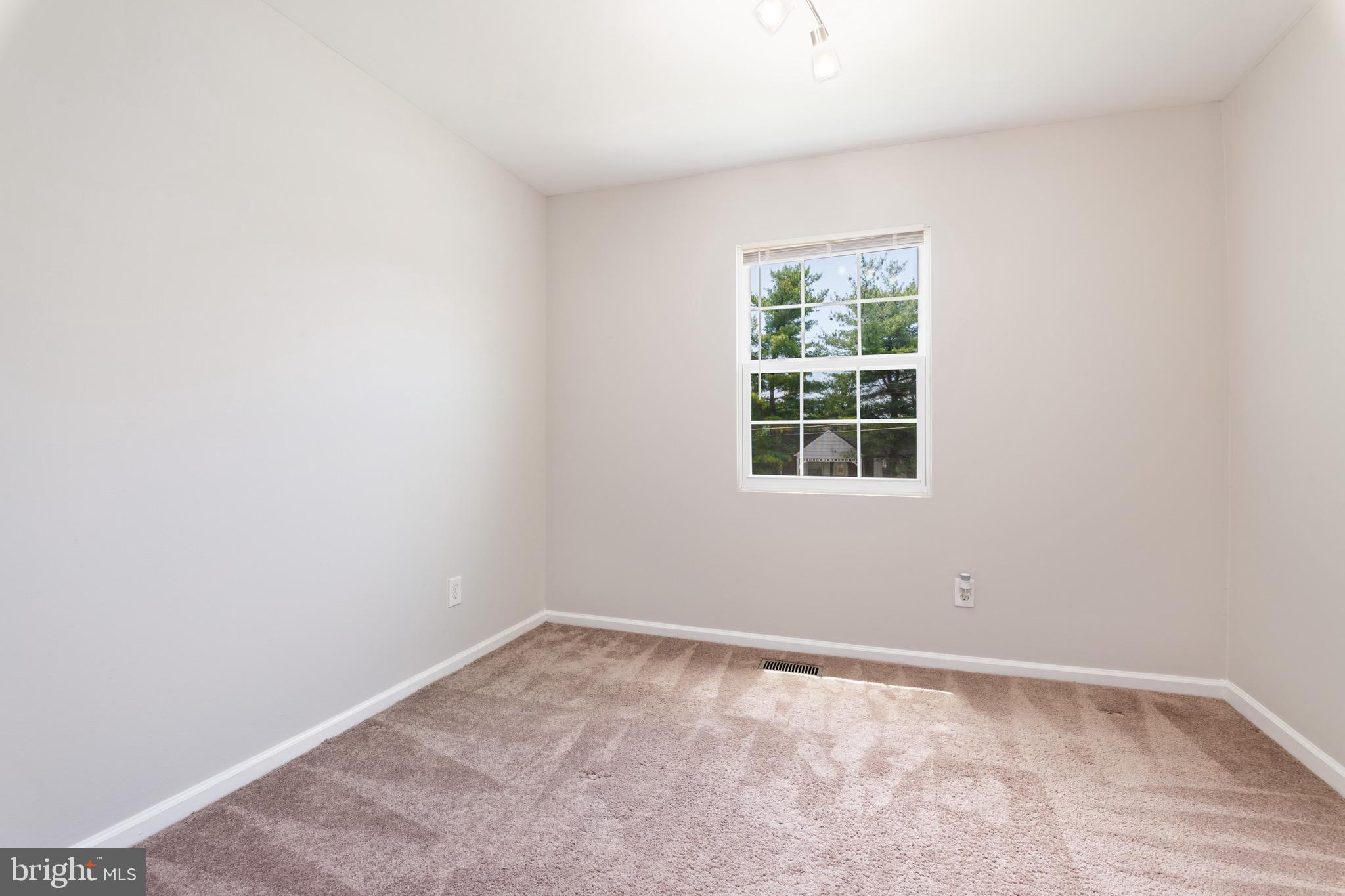 1220 Landover Road Baltimore, MD 21237 - Photo 21 of 38