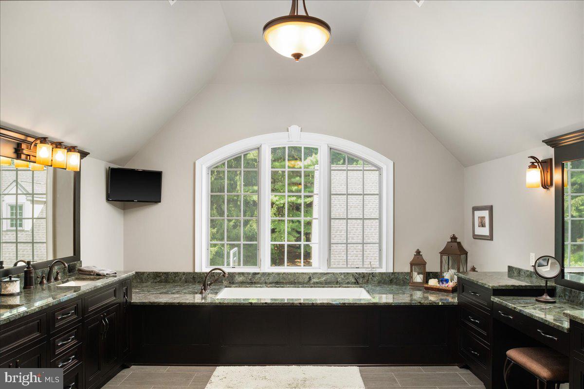 2155 Aquetong Road New Hope, PA 18938 - Photo 34 of 53 Primary Bath