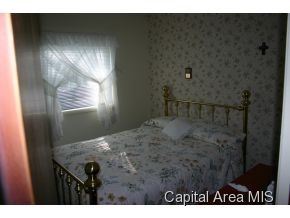 1720 Fairfield Drive Springfield, IL 62702 - Photo 17 of 19 Gallery Image 17