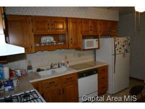 1720 Fairfield Drive Springfield, IL 62702 - Photo 7 of 19 Gallery Image 7