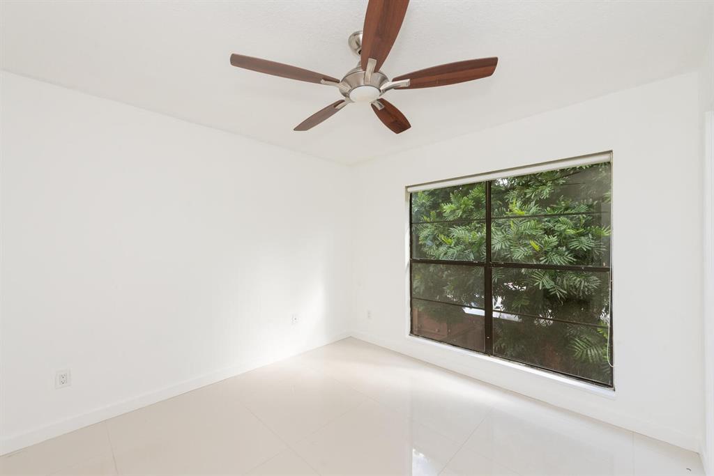 6604 Southwest 114th Place, Unit C72 Miami, FL 33173 - Photo 23 of 28 Bedroom #3