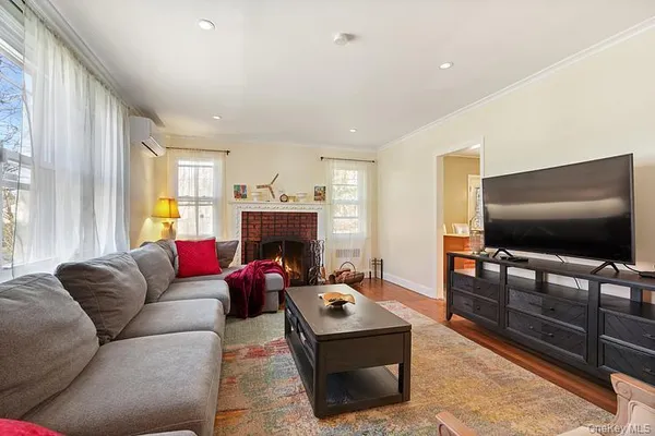 $1,050,000 | 199 S Road, White Plains, NY 10603