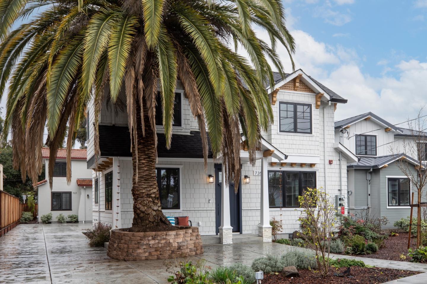 735-737 Linden Avenue Burlingame, CA 94010 - Photo 1 of 42 a front view of a house with a yard