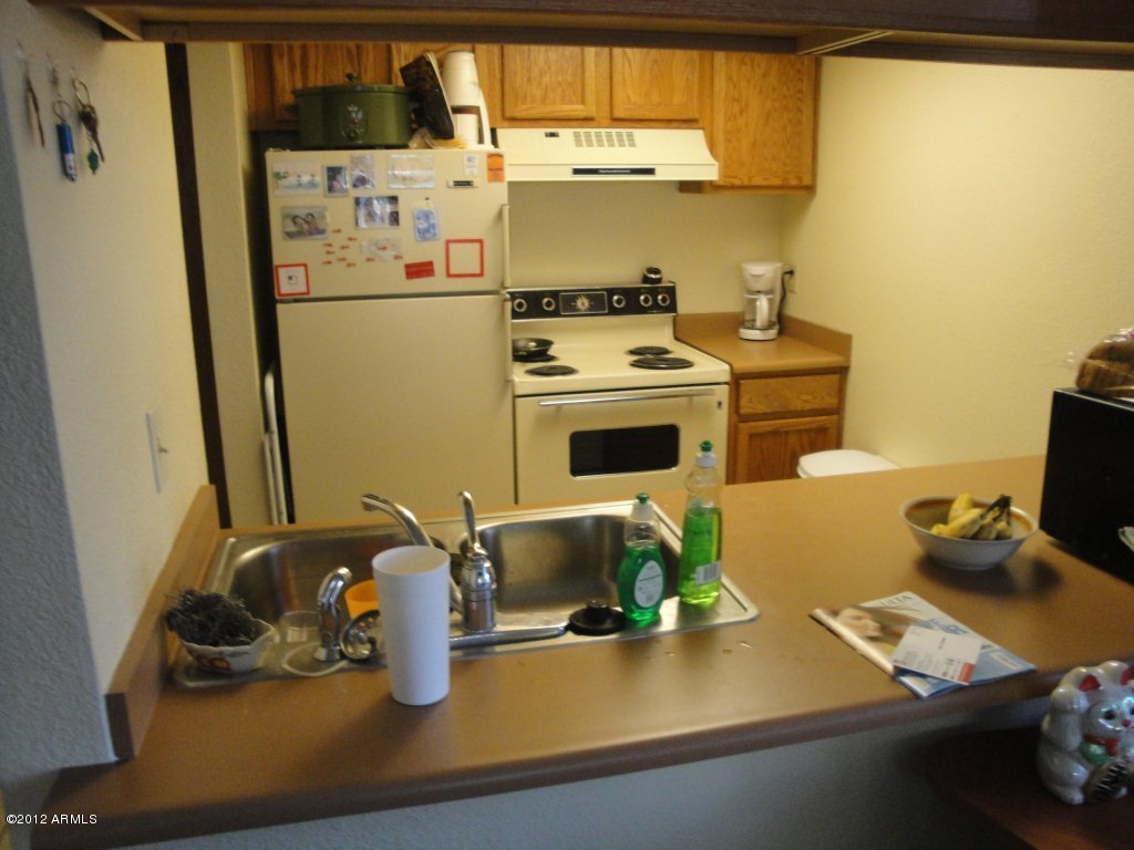 2023 West Bloomfield Road, Unit 1 Phoenix, AZ 85029 - Photo 2 of 4 Kitchen