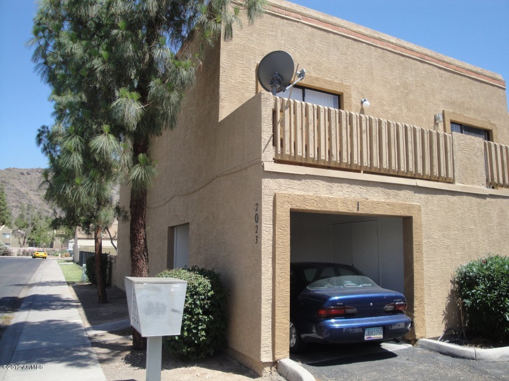 2023 West Bloomfield Road, Unit 1 Phoenix, AZ 85029 - Photo 3 of 4 Front
