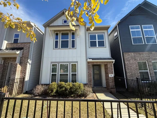$2,700 | 509 South Mary Street, Unit 509A, Arlington, TX 76010