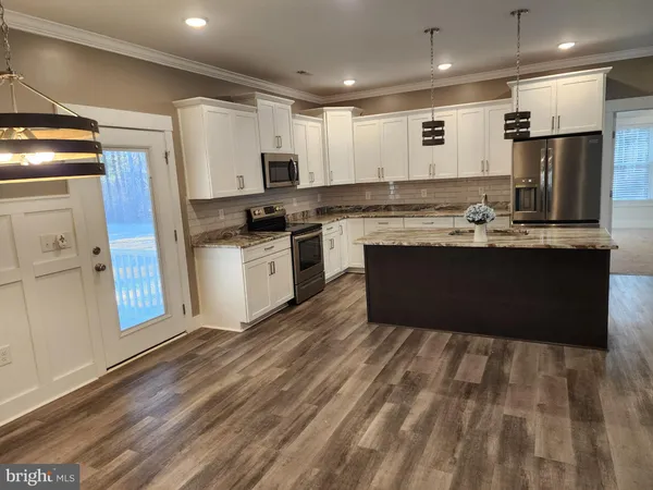$357,700 | 630 Lake View Terrace, Warsaw, VA 22572