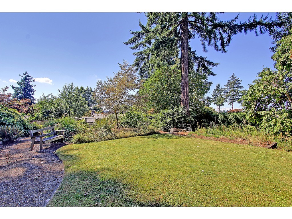 8733 Ridge Road Medina, WA 98039 - Photo 11 of 11