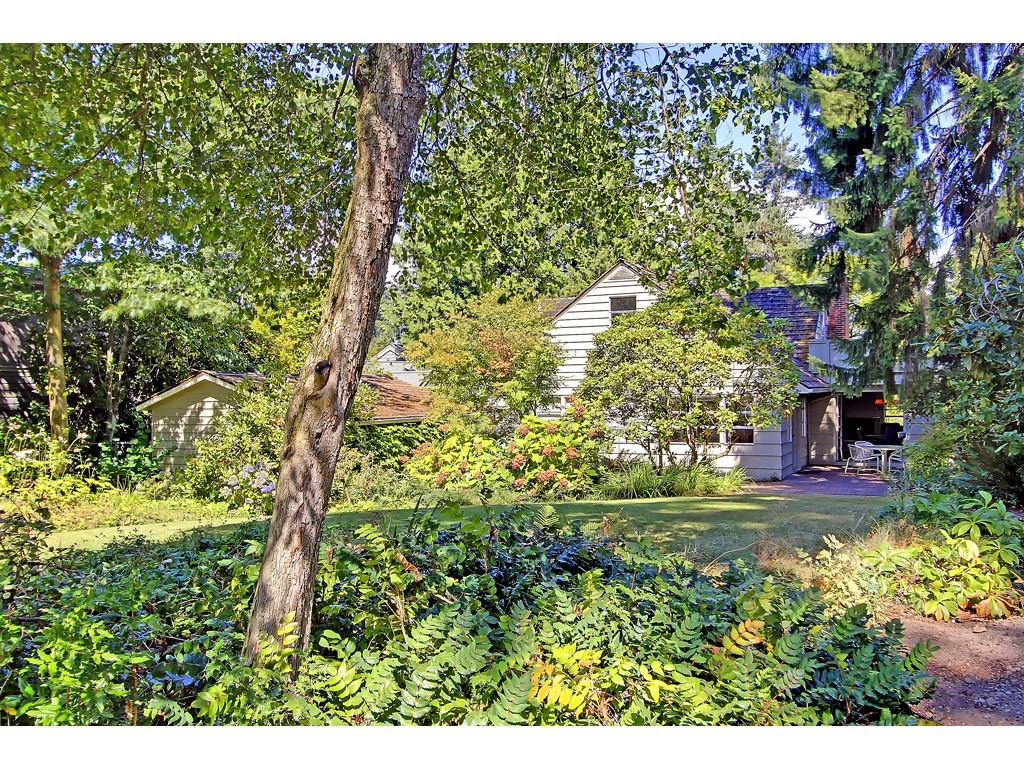 8733 Ridge Road Medina, WA 98039 - Photo 10 of 11