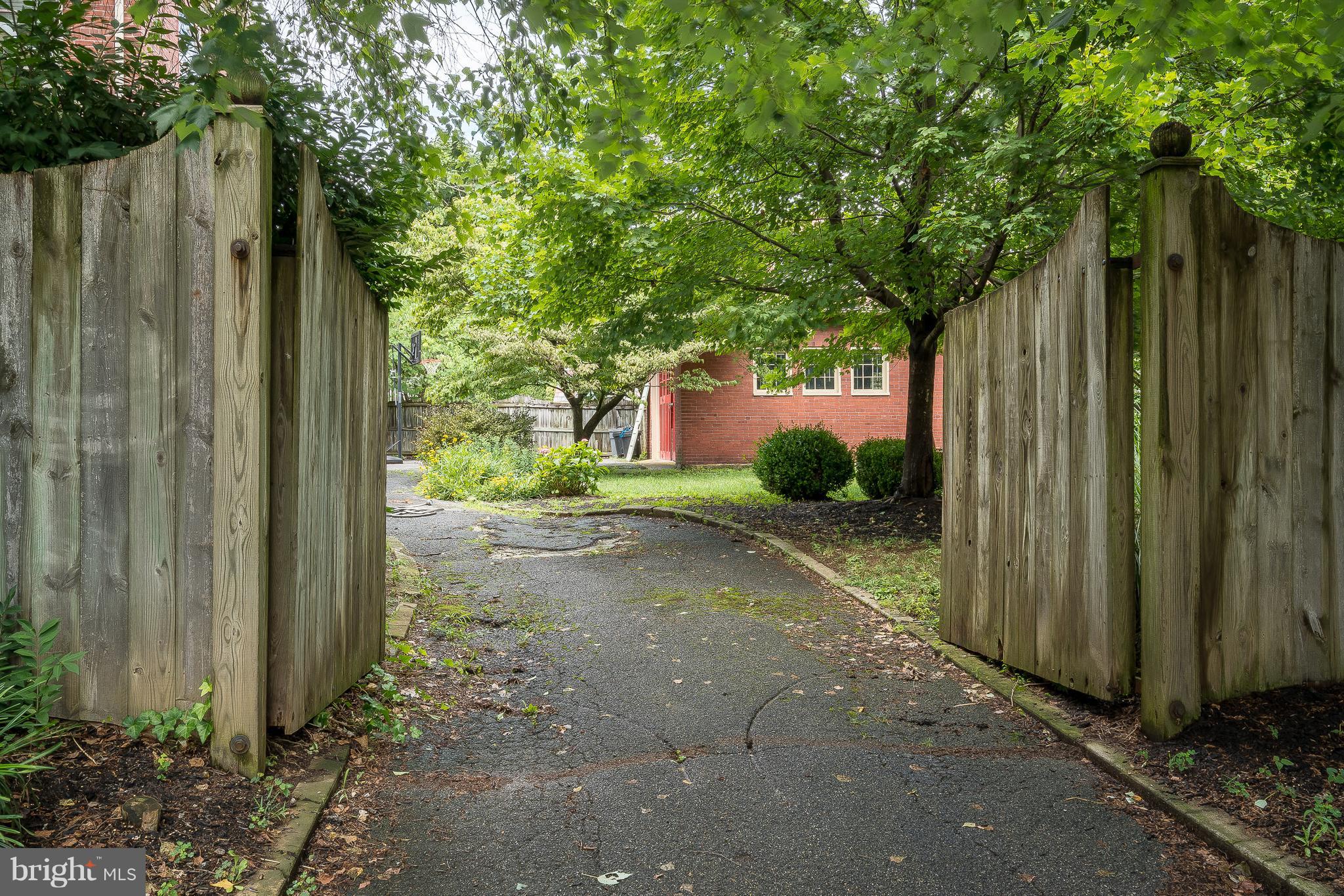 31 West Lemon Street Lititz, PA 17543 - Photo 28 of 38 Enter your private lot right in downtown Lititz