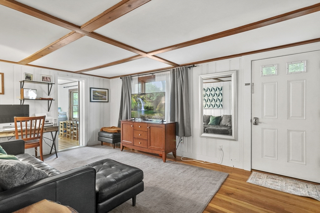 114 Linebrook Road Ipswich, MA 01938 - Photo 5 of 28 Gallery Image 5