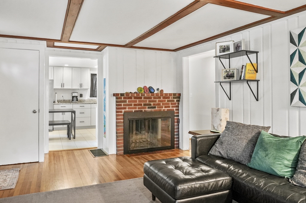 114 Linebrook Road Ipswich, MA 01938 - Photo 6 of 28 Gallery Image 6