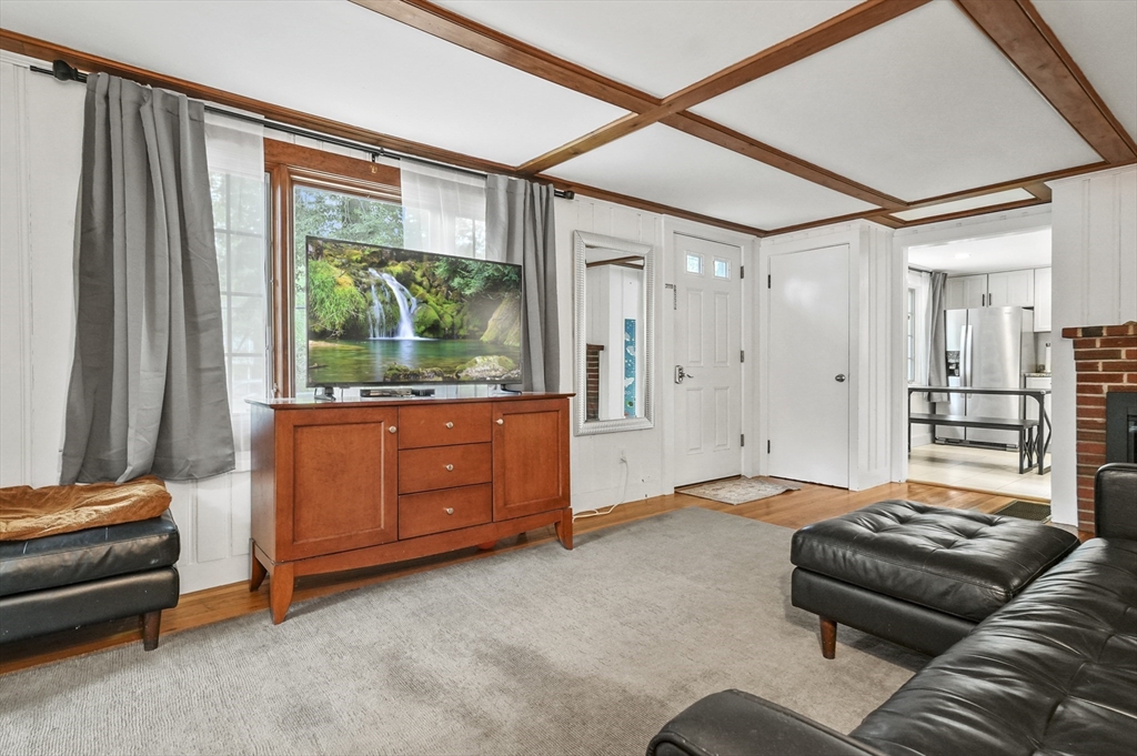114 Linebrook Road Ipswich, MA 01938 - Photo 7 of 28 Gallery Image 7