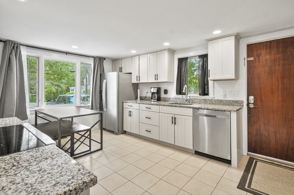 114 Linebrook Road Ipswich, MA 01938 - Photo 8 of 28 Gallery Image 8