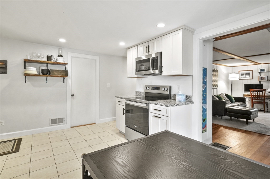 114 Linebrook Road Ipswich, MA 01938 - Photo 10 of 28 Gallery Image 10