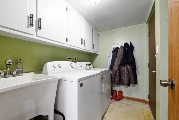 $210,000 | 15712 Revere Court, Unit D, Oak Forest, IL 60452