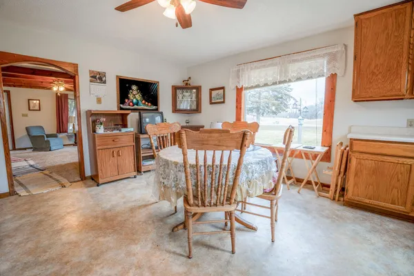 $250,000 | 6159 132nd Avenue Northeast, Spicer, MN 56288