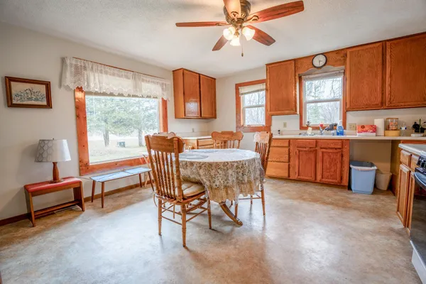 $250,000 | 6159 132nd Avenue Northeast, Spicer, MN 56288