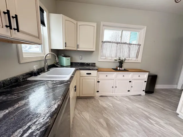 $295,000 | 2102 East 6th Street, Superior, WI 54880