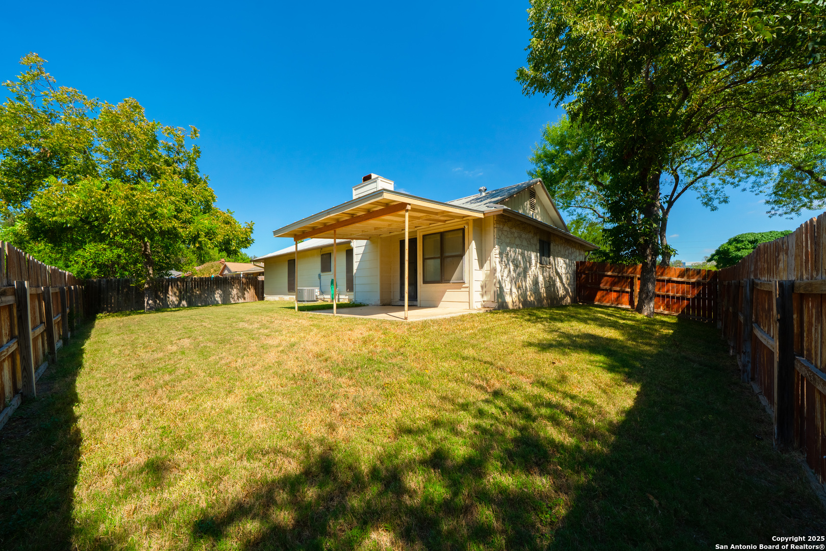 1514 Lochshire Street San Antonio, TX 78216 - Photo 26 of 30 a front view of a house with garden
