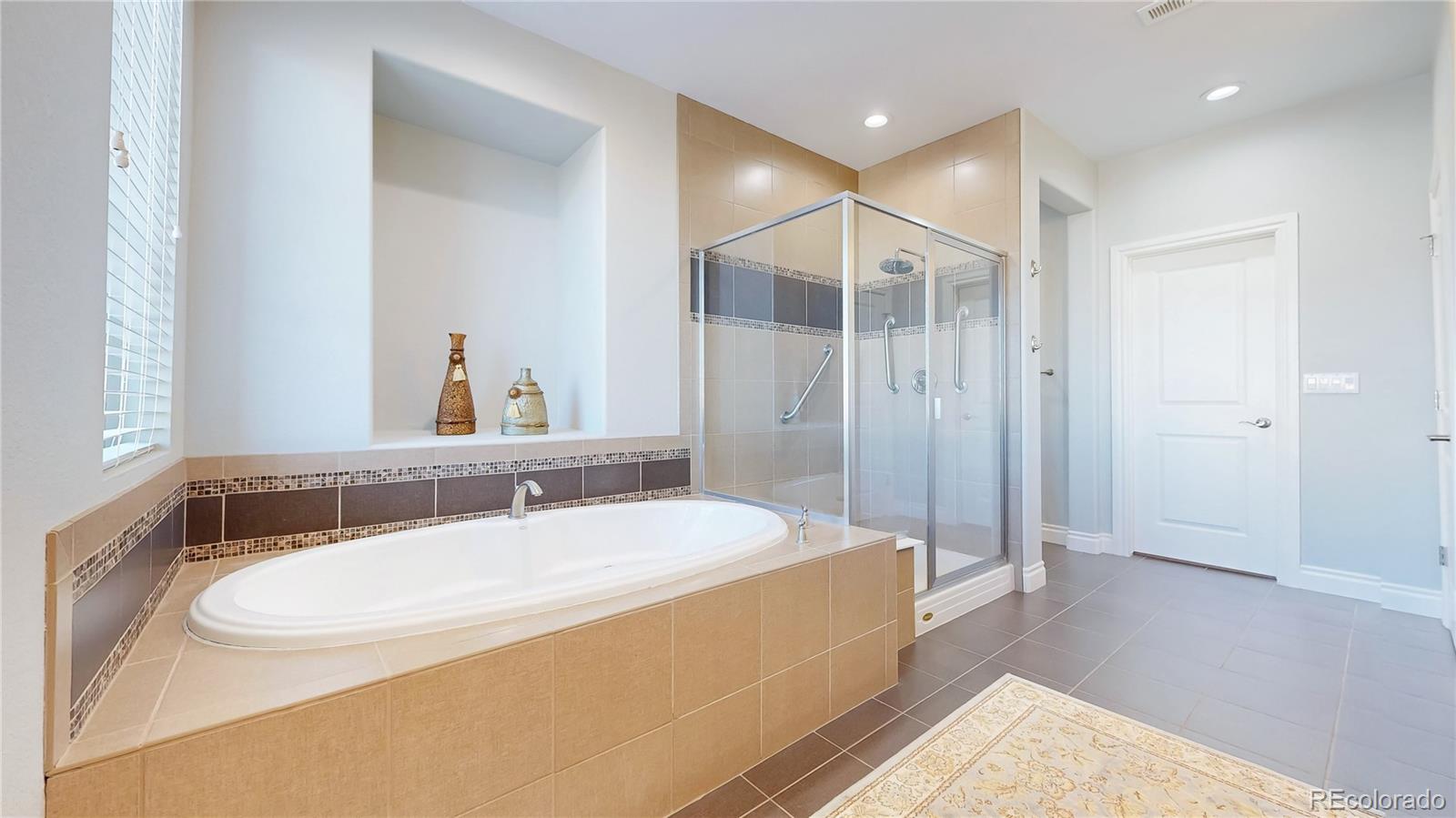 9198 Ridgegate Parkway Lone Tree, CO 80124 - Photo 19 of 34