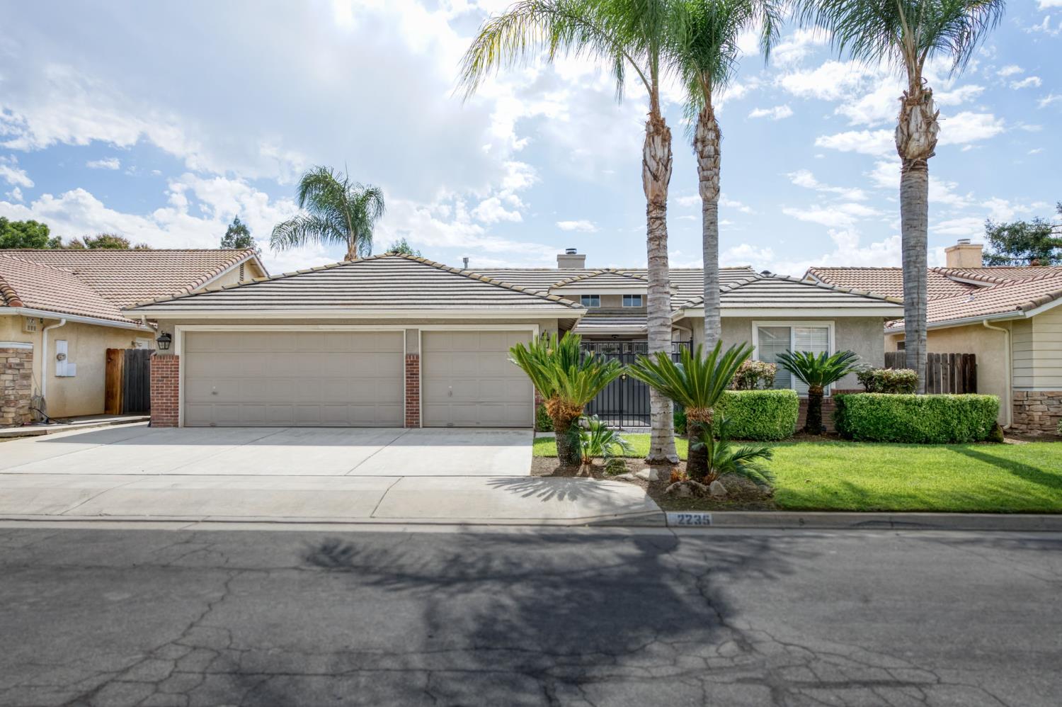 2235 East Lester Avenue Fresno, CA 93720 - Photo 3 of 39