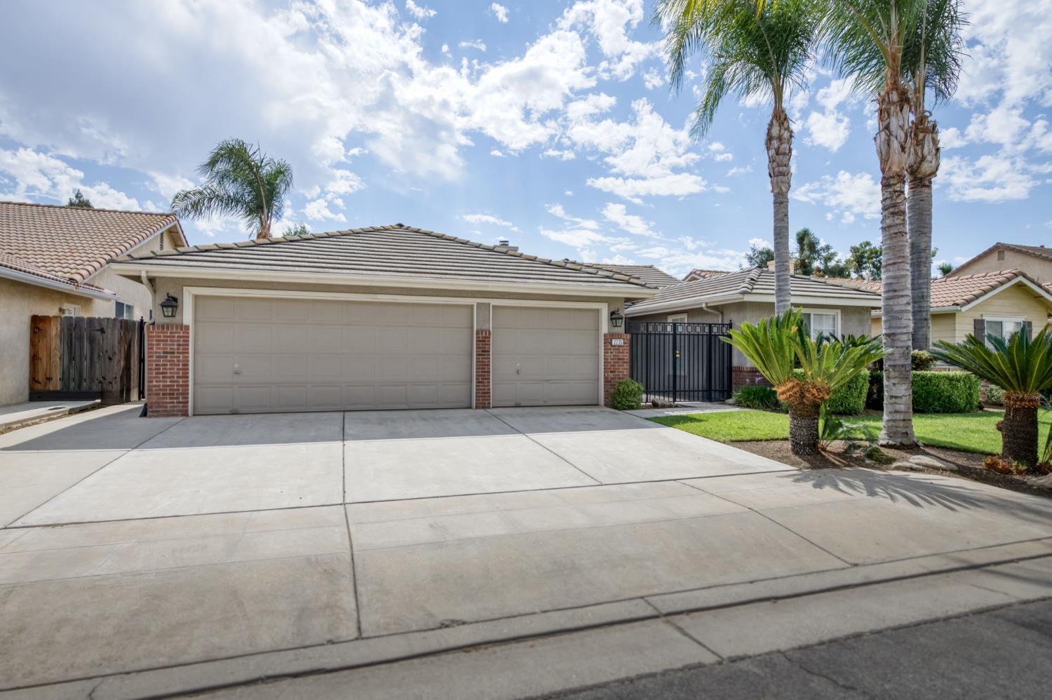 2235 East Lester Avenue Fresno, CA 93720 - Photo 4 of 39